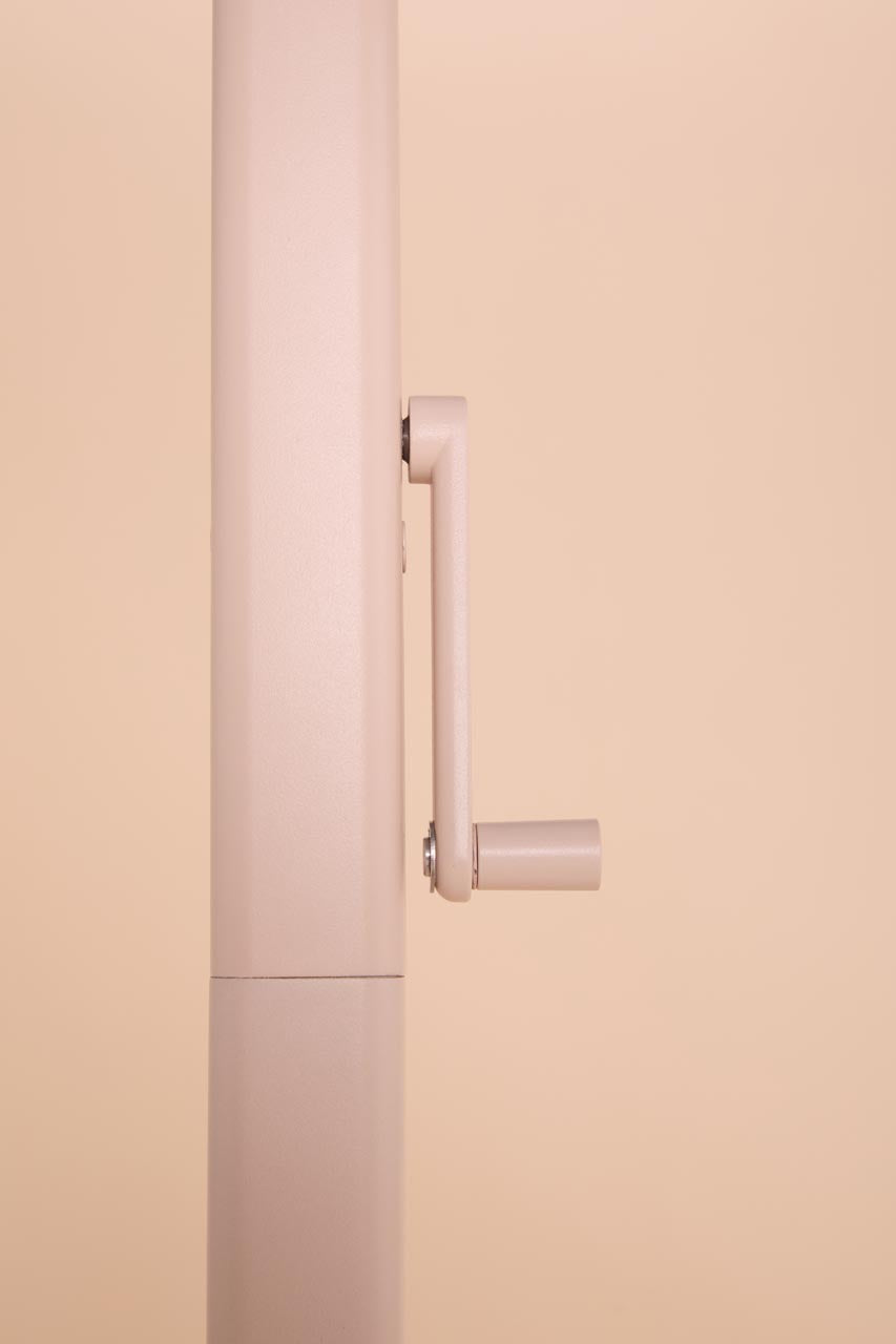Central pole umbrella