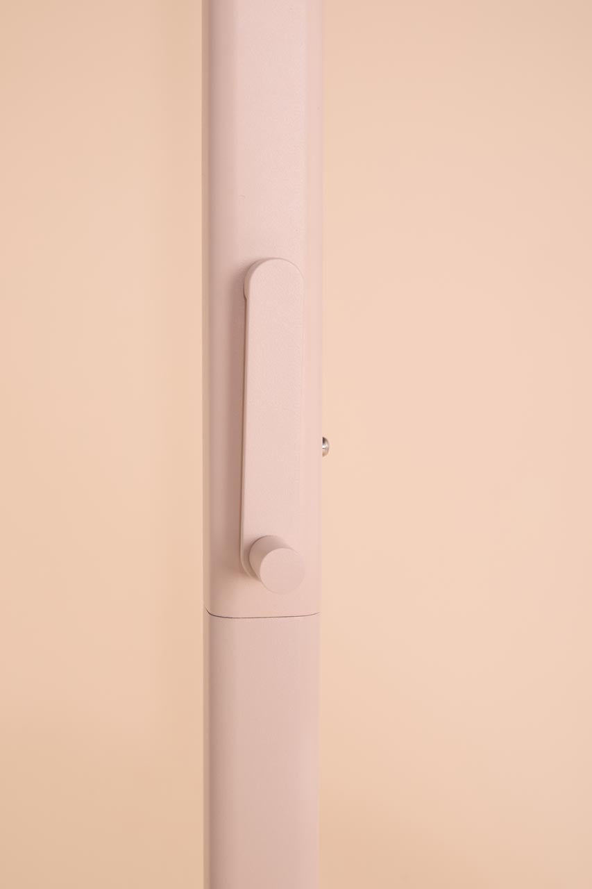 Central pole umbrella
